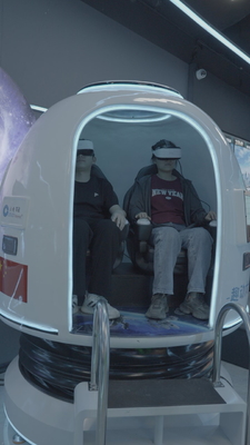 محاكي سينما الواقع الافتراضي (VR) بكبسولة فضاء ممتعة بجلستين | كبسولة دوارة حصرية 360 درجة، تحكم بشاشة مزدوجة، أكثر من 20 لعبة خاصة، نظارات DPVR وتأثيرات متعددة - الشركة المصنعة SKYFUN